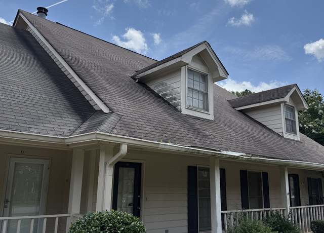 Property at 883 Park Pl NE, Conyers, GA 30012, 2 beds, 2.5 baths