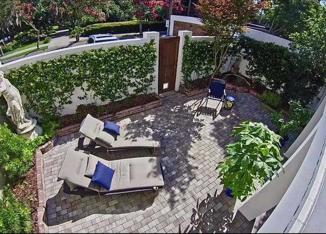 Property at 204 E Liberty St, Savannah, GA 31401, 4 beds, 4 baths