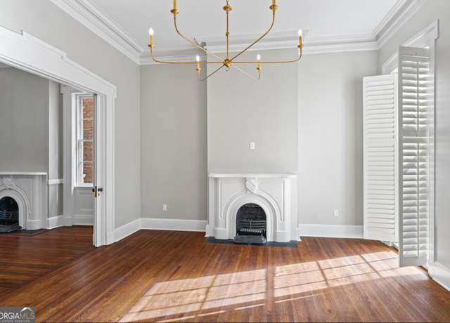 Property at 204 E Liberty St, Savannah, GA 31401, 4 beds, 4 baths