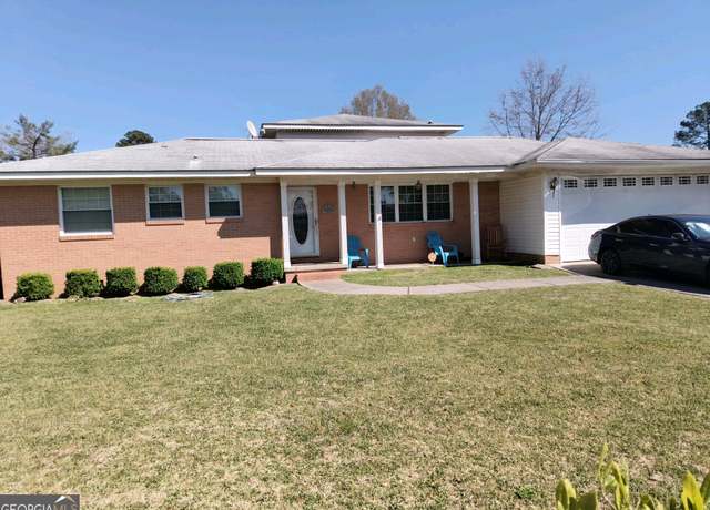 Property at 13 Marshall St, Butler, GA 31006, 4 beds, 3 baths