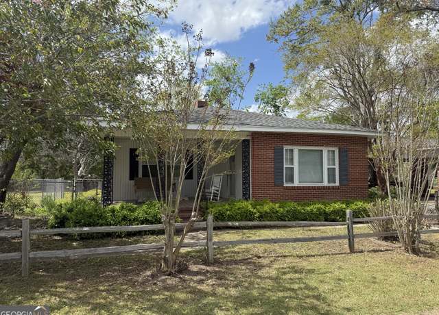 Property at 641 S Masonic St, Millen, GA 30442, 3 beds, 2 baths