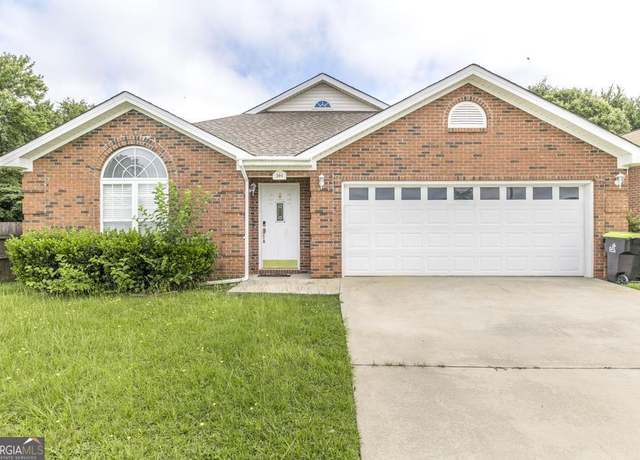 Property at 204 Westcliff Center St, Warner Robins, GA 31093, 3 beds, 3 baths