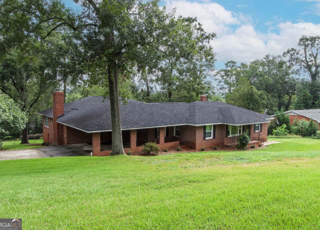 Property at 2415 Apricot Ln, Augusta, GA 30904, 5 beds, 3 baths