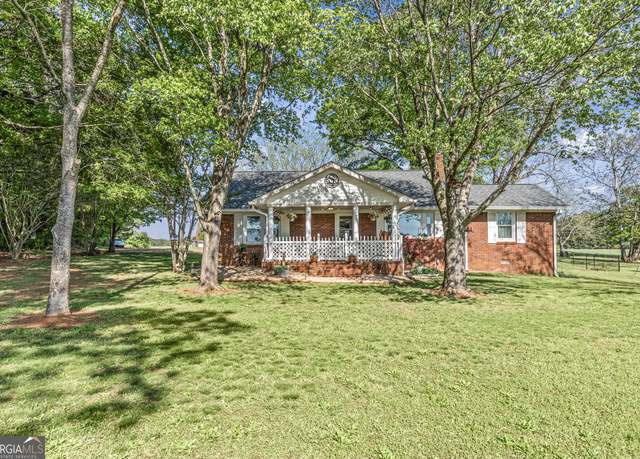 Property at 2351 Bostwick Hwy, Madison, GA 30650, 3 beds, 1.5 baths