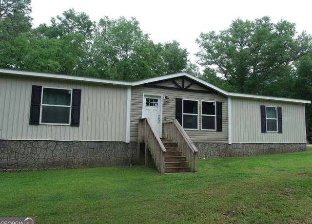 Property at 2109 W Waters Ln, Statesboro, GA 30458, 3 beds, 2 baths