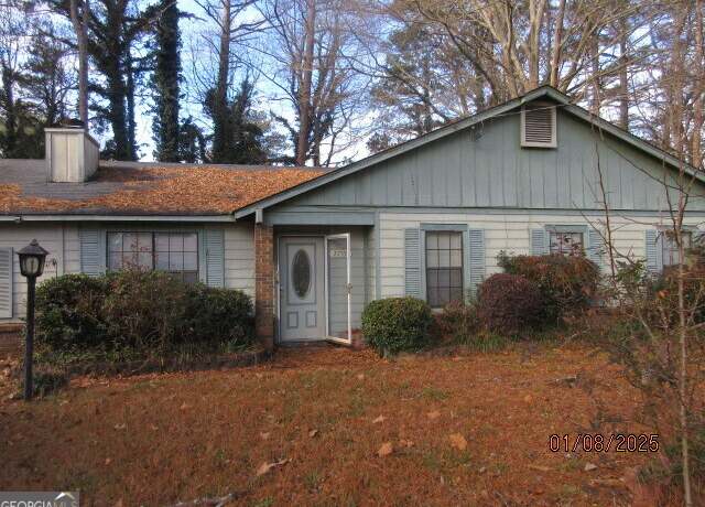 Property at 7755 Chase Woods Dr, Jonesboro, GA 30236, 3 beds, 3 baths