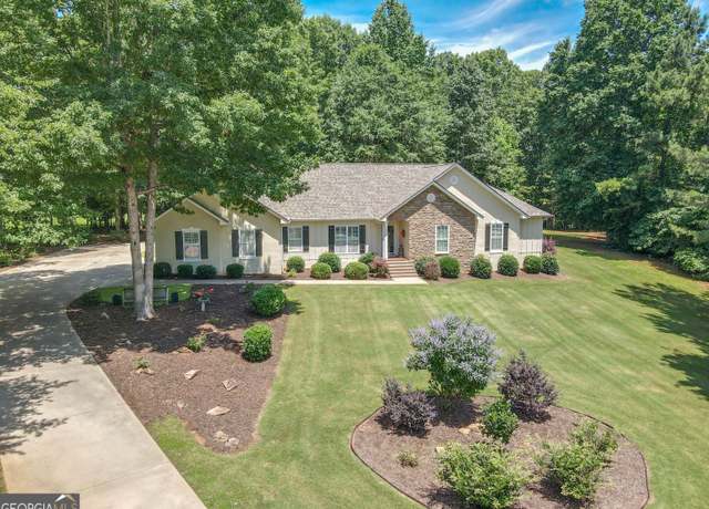 Property at 135 Planters Ridge Dr, Lagrange, GA 30240, 4 beds, 3 baths