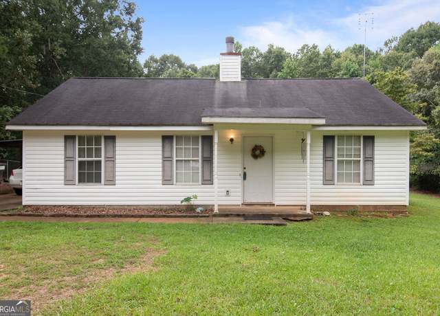 Property at 20 Golfview Ct, Senoia, GA 30276, 3 beds, 2 baths