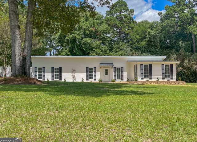 Property at 824 Beach Dr, Dublin, GA 31027, 3 beds, 2 baths