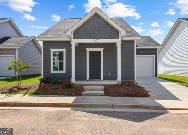 Property at 215 Lenox Cir, Lagrange, GA 30241, 3 beds, 3 baths