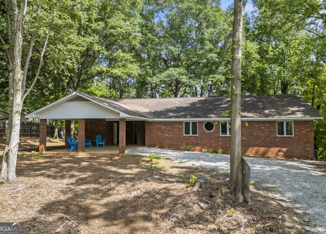 Property at 346 Lake Club Cir, Lavonia, GA 30553, 3 beds, 2 baths