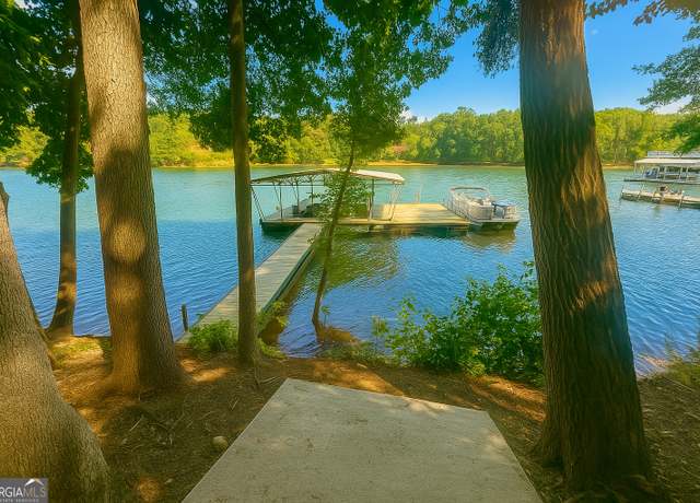 Property at 346 Lake Club Cir, Lavonia, GA 30553, 3 beds, 2 baths