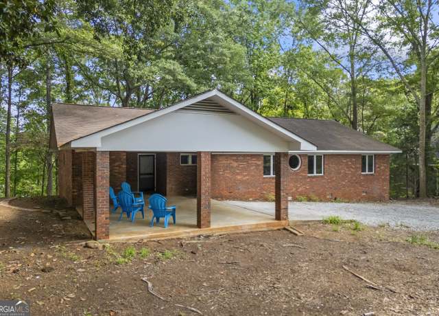Property at 346 Lake Club Cir, Lavonia, GA 30553, 3 beds, 2 baths