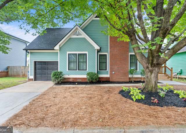 Property at 945 Oak St SW, Atlanta, GA 30310, 2 beds, 2 baths