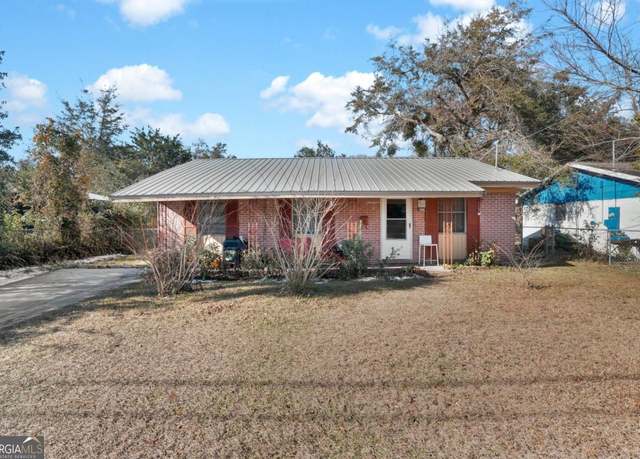 Property at 2407 Bartow St, Brunswick, GA 31520, 3 beds, 1 bath