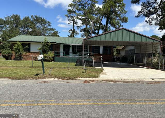 Property at 4109 Martin Ave, Tifton, GA 31794, 4 beds, 2 baths