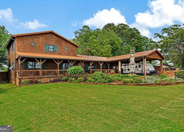 Property at 101 Myrtle St, Lavonia, GA 30553, 4 beds, 3 baths