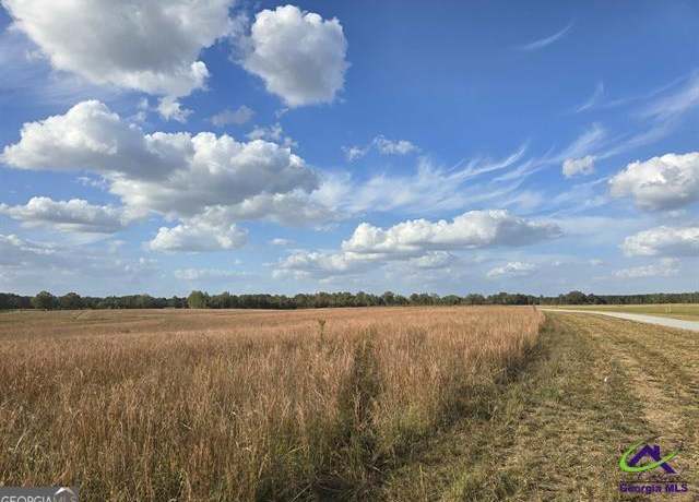Property at 10 Hay Field Rd, Cochran, GA 31014