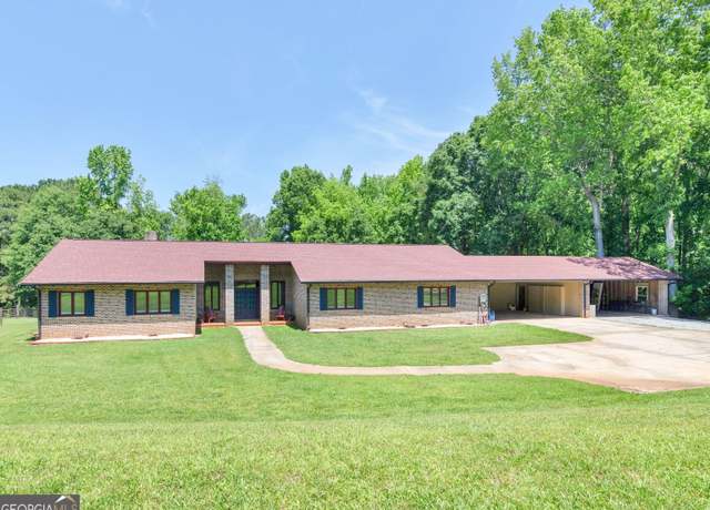 Property at 1209 County Line Rd, Griffin, GA 30224, 4 beds, 2.5 baths