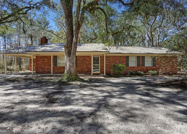 Property at 64 Retirement Cir, Hinesville, GA 31313, 3 beds, 2 baths