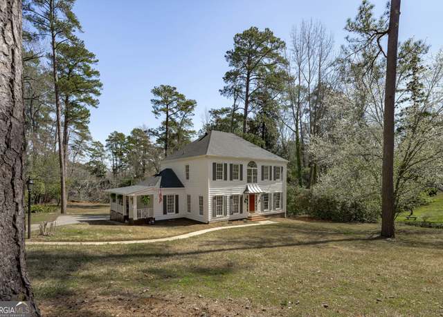 Property at 3687 Overlook Dr, Macon, GA 31204, 3 beds, 2.5 baths
