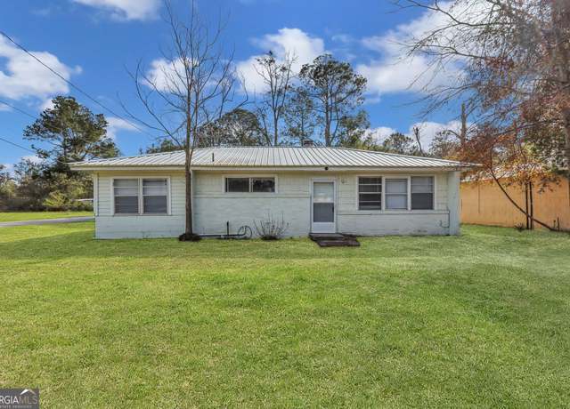 Property at 536 Cedar St, Jesup, GA 31546, 3 beds, 2 baths