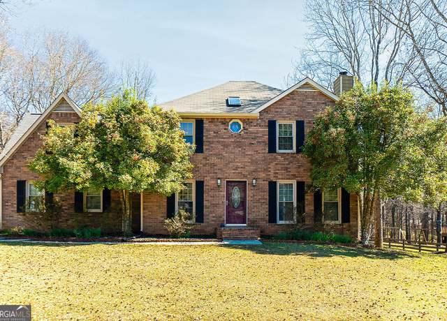 Property at 260 Brookwood Ln, Fayetteville, GA 30215, 4 beds, 2.5 baths