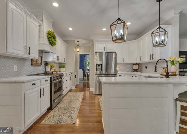Property at 121 Rising Star Rd, Fayetteville, GA 30215, 4 beds, 3.5 baths