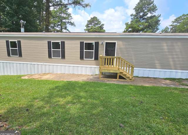 Property at 8 Club Cir #8, Ellenwood, GA 30294, 3 beds, 2 baths