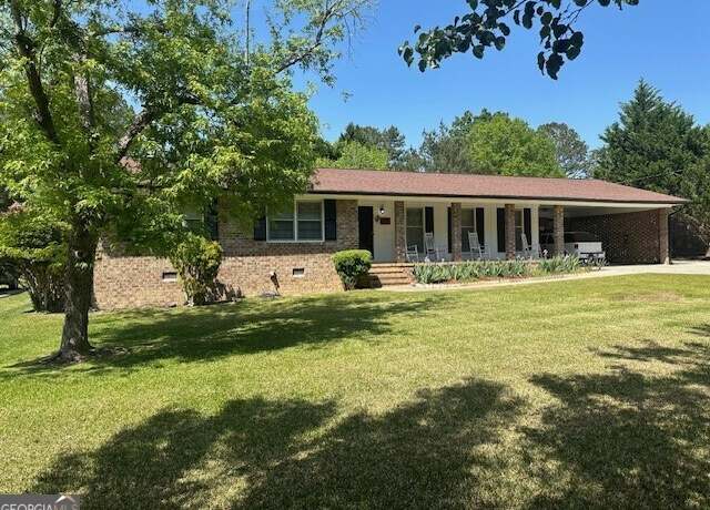 Property at 319 Sweetbriar Ln, Griffin, GA 30224, 3 beds, 2 baths