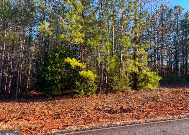 Property at 111 Gardens Dr, Forsyth, GA 31029