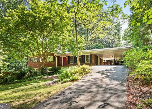 Property at 3571 Lake Dr SE, Smyrna, GA 30082, 3 beds, 3 baths