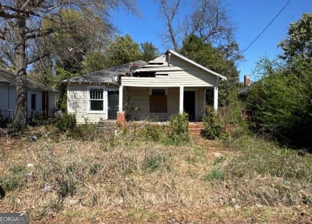 Property at 725 Saint James Ave, Macon, GA 31206, 3 beds, 2 baths