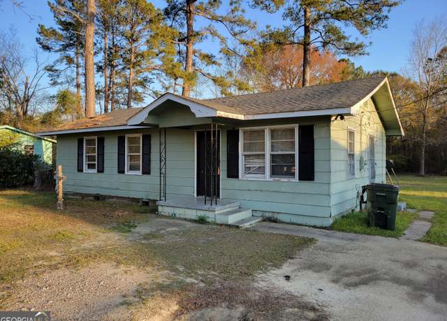 Property at 528 Tarver St, Millen, GA 30442, 3 beds, 1 bath