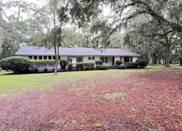 Property at 7211 Blythe Island Hwy, Brunswick, GA 31523, 3 beds, 1 bath