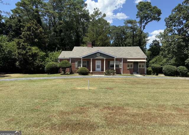 Property at 998 Highland Cir SE, Conyers, GA 30012, 3 beds, 2.5 baths