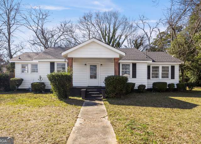 Property at 403 Chamlee Dr, Fort Valley, GA 31030, 3 beds, 2 baths
