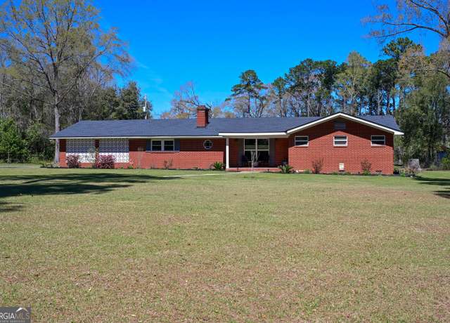 Property at 1719 Lily Pond Rd, Albany, GA 31721, 3 beds, 2 baths