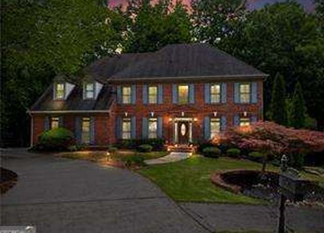 Property at 2910 Leeds Garden Ln, Alpharetta, GA 30022, 5 beds, 4 baths