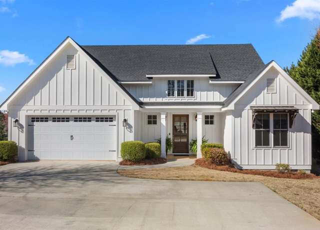 Property at 1041 Shoreline Dr, Madison, GA 30650, 3 beds, 2.5 baths