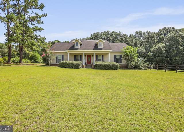 Property at 311 Bailey Dr, Jesup, GA 31545, 3 beds, 2 baths