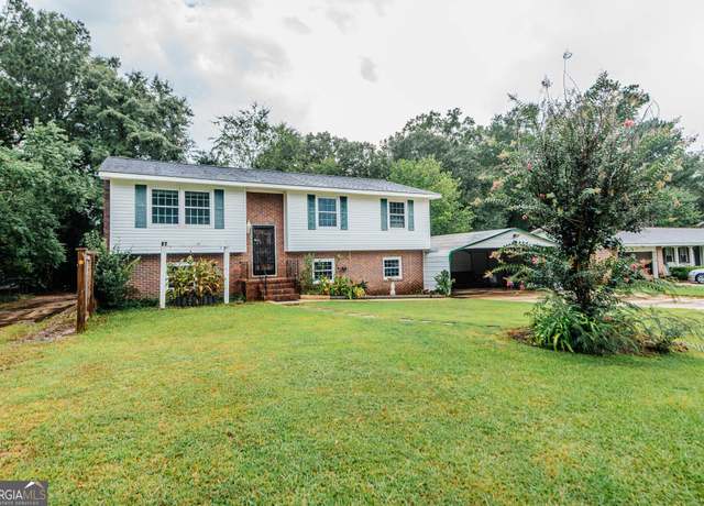 Property at 1404 Cambridge Rd, Perry, GA 31069, 4 beds, 3 baths
