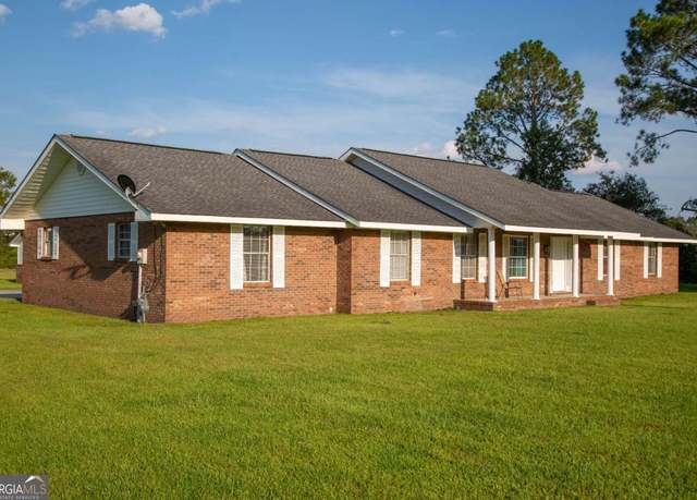 Property at 2115 Blackshear Hwy, Baxley, GA 31513, 4 beds, 3 baths