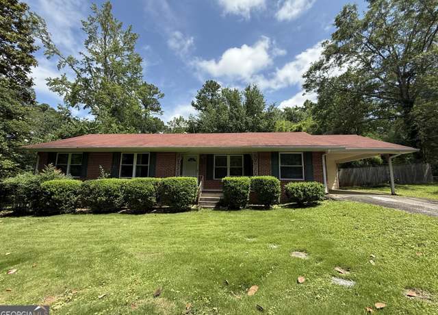 Property at 402 Stone St, Oxford, GA 30054, 3 beds, 2 baths