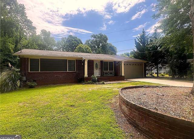 Property at 210 Sanders Rd, Athens, GA 30605, 3 beds, 1 bath