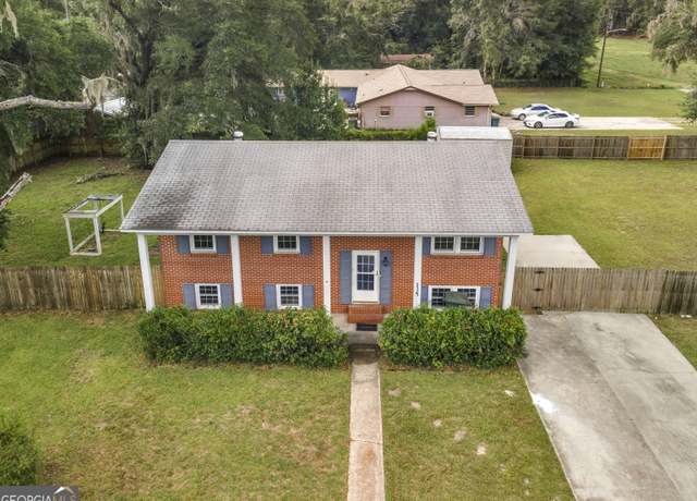 Property at 135 Clay St, Hinesville, GA 31313, 5 beds, 1.5 baths