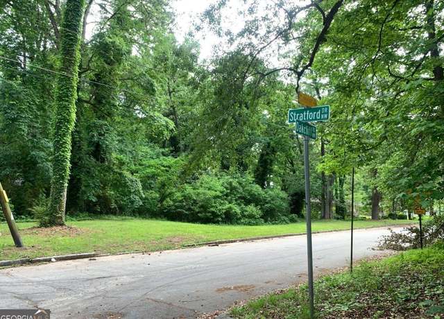 Property at 100 Stratford Dr NW, Atlanta, GA 30311