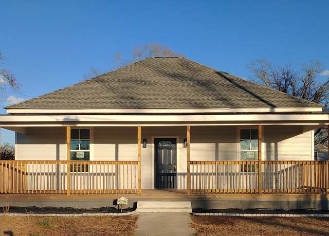 Property at 2 Cedar Ave, Griffin, GA 30223, 3 beds, 2 baths