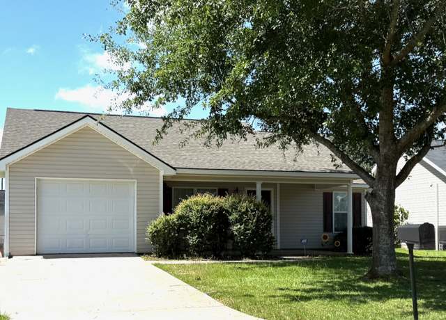 Property at 105 Coronation Dr, Bonaire, GA 31005, 3 beds, 2 baths