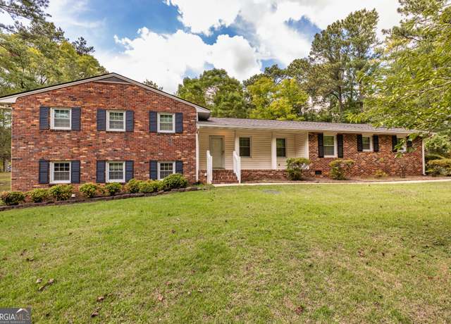 Property at 8289 Lake View Ter, Riverdale, GA 30274, 5 beds, 4 baths